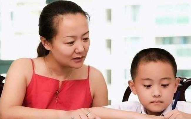 Sang năm mới, cha mẹ áp dụng những nguyên tắc này để con yêu thích việc
