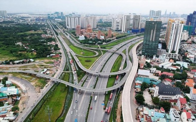 CII: Doanh thu hàng nghìn tỷ nhưng lãi ròng vỏn vẹn 4 tỷ đồng trong quý 4, vay nợ gần 15.000 tỷ đồng CII: Doanh thu hàng nghìn tỷ nhưng lãi ròng vỏn vẹn 4 tỷ đồng trong quý 4, vay nợ gần 15.000 tỷ đồng