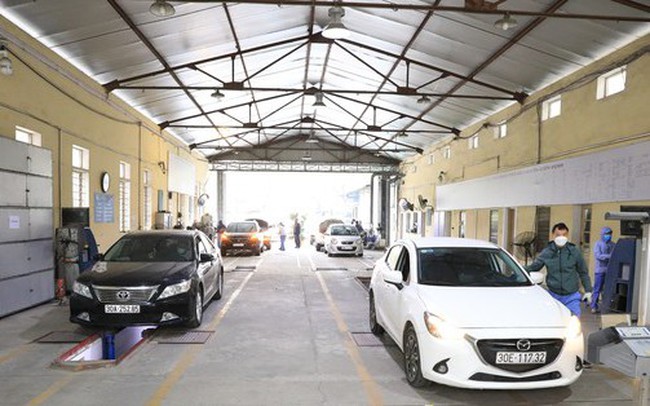 Các 'điểm nóng' đăng kiểm tại Hà Nội, TPHCM hiện ra sao?