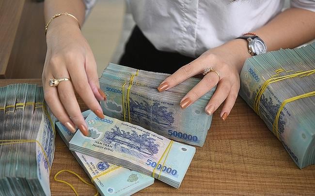 Hiện tượng lạ: Một doanh nghiệp BĐS bán thành công 2.300 tỷ đồng trái phiếu lãi suất chỉ 6%/năm Hiện tượng lạ: Một doanh nghiệp BĐS bán thành công 2.300 tỷ đồng trái phiếu lãi suất chỉ 6%/năm