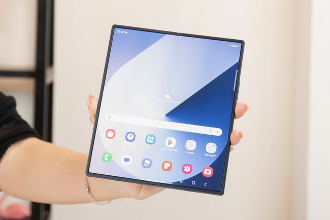 Galaxy Z Fold6: Cầm trên tay chiếc AI Phone ‘đỉnh’ nhất thị trường sẽ thế nào?- Ảnh 4.