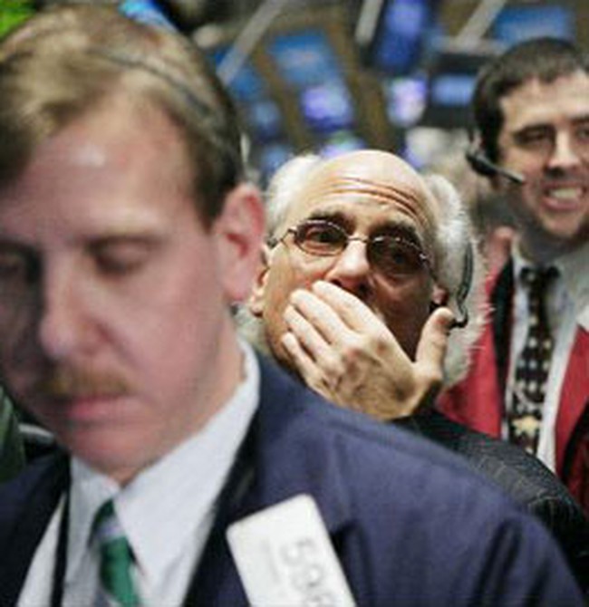 Thị trường Mỹ tiếp tục giảm điểm vì cổ phiếu ngân hàng