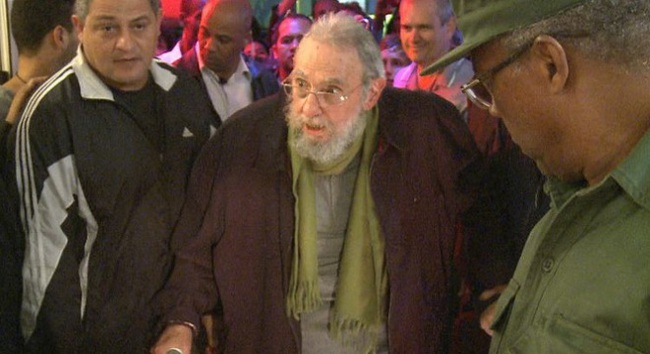 Lãnh tụ Fidel Castro bất ngờ xuất hiện trước công chúng