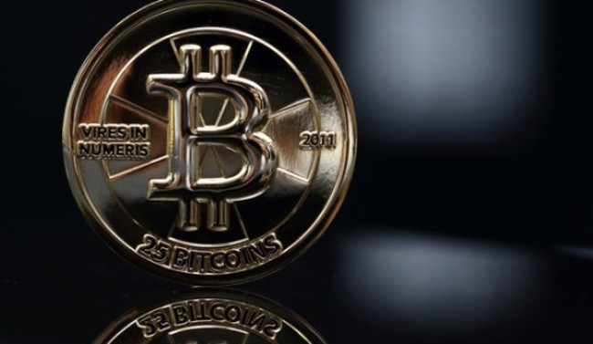 Giá Bitcoin tiếp tục giảm 20%