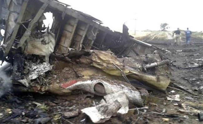Hai chuyến bay chở thi thể nạn nhân MH17 đã về tới Hà Lan