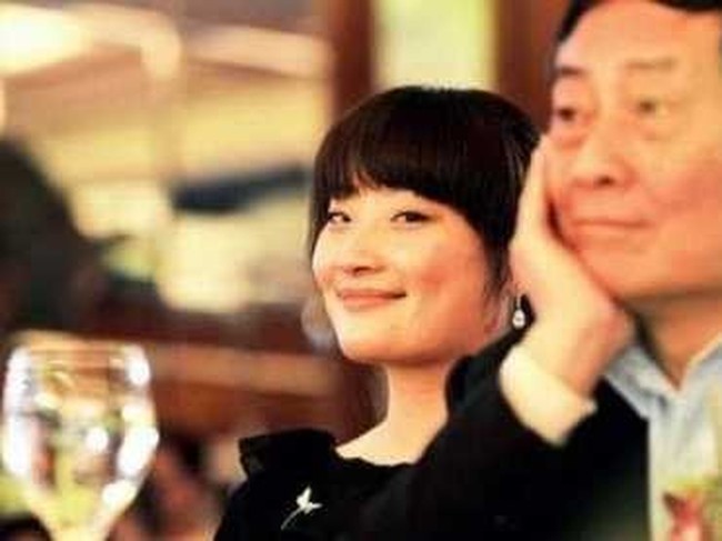 Kiều nữ của người đàn ông giàu nhất Trung Quốc không có nổi bạn trai