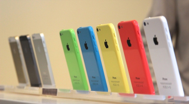 iPhone 5C ế hàng, Apple cay đắng giảm nửa sản lượng