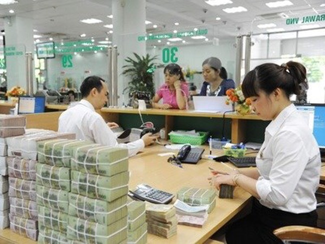 Nhân viên ngân hàng nào nhận lương 'bèo' nhất Việt Nam?