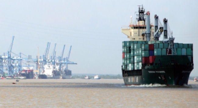Đầu tư cảng biển: Cạm bẫy ngọt ngào
