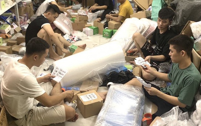 Chùm ảnh: Niềm vui tất bật của các nhà bán hàng trong lễ hội mua sắm 9.9 Chùm ảnh: Niềm vui tất bật của các nhà bán hàng trong lễ hội mua sắm 9.9