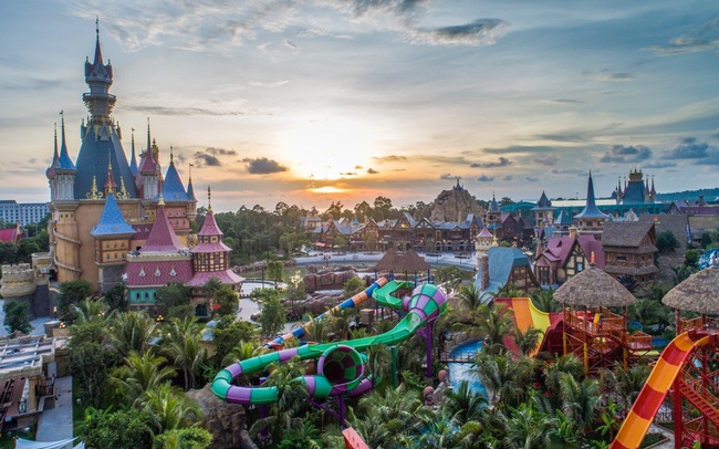 VinWonders của Phú Quốc sẽ thành công như Universal Studios của Singapore? VinWonders của Phú Quốc sẽ thành công như Universal Studios của Singapore?