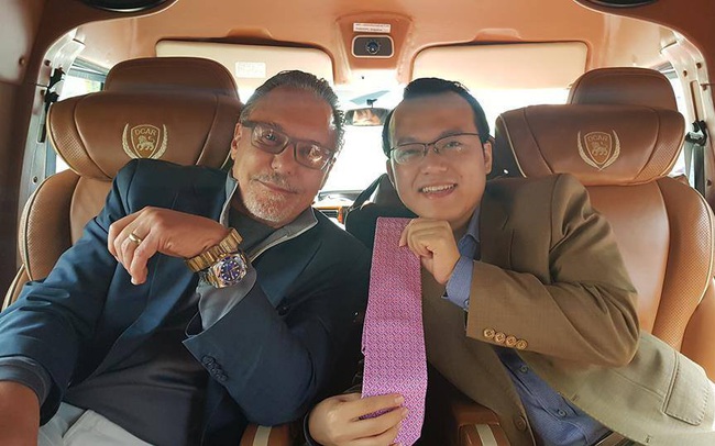 CEO Nguyễn Đình Đức: Từ chàng phiên dịch đến giấc mơ phi thường CEO Nguyễn Đình Đức: Từ chàng phiên dịch đến giấc mơ phi thường