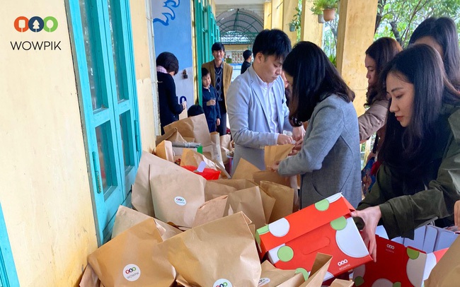 "Vui san sẻ - Trẻ cùng chơi" – Dự án chia sẻ niềm vui với trẻ em vùng lũ "Vui san sẻ - Trẻ cùng chơi" – Dự án chia sẻ niềm vui với trẻ em vùng lũ