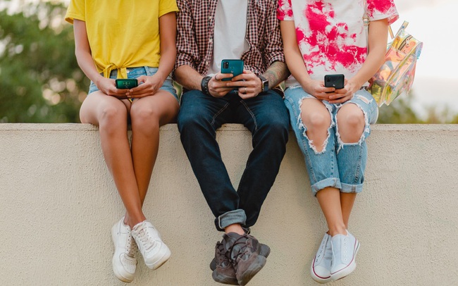 Thị trường smartphone phổ thông: Cuộc chơi những “trái tim thép” Thị trường smartphone phổ thông: Cuộc chơi những “trái tim thép”