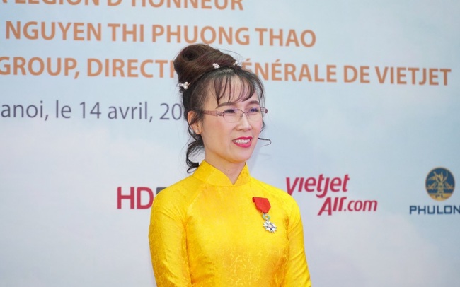 Nữ doanh nhân Nguyễn Thị Phương Thảo nhận huân chương Bắc đẩu bội tinh Nữ doanh nhân Nguyễn Thị Phương Thảo nhận huân chương Bắc đẩu bội tinh