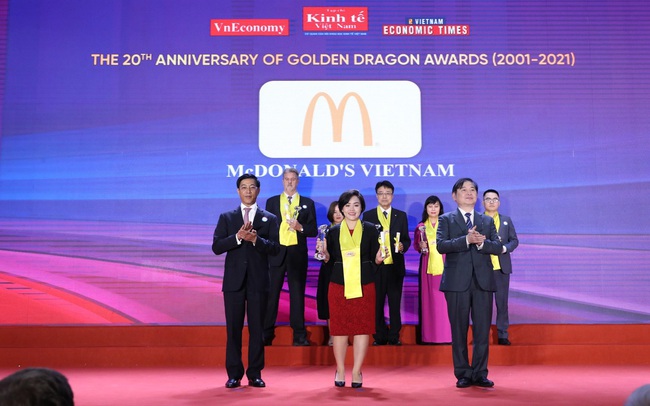 McDonald's nhận giải Rồng Vàng 2021 cho doanh nghiệp nổi bật trong ngành dịch vụ ăn uống McDonald's nhận giải Rồng Vàng 2021 cho doanh nghiệp nổi bật trong ngành dịch vụ ăn uống