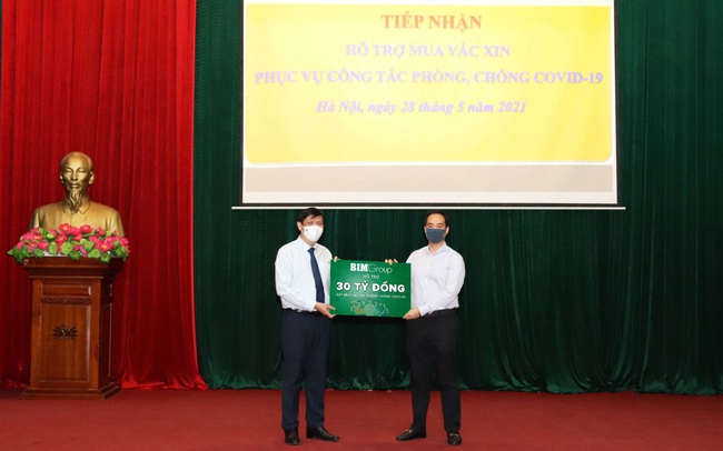 BIM Group trao tặng 30 tỷ đồng và nhiều trang thiết bị y tế, nhu yếu phẩm đẩy lùi Covid-19 BIM Group trao tặng 30 tỷ đồng và nhiều trang thiết bị y tế, nhu yếu phẩm đẩy lùi Covid-19