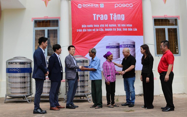 Trao tặng bồn từ thiện cho hộ nghèo tại Đắk Lắk và Quảng Nam