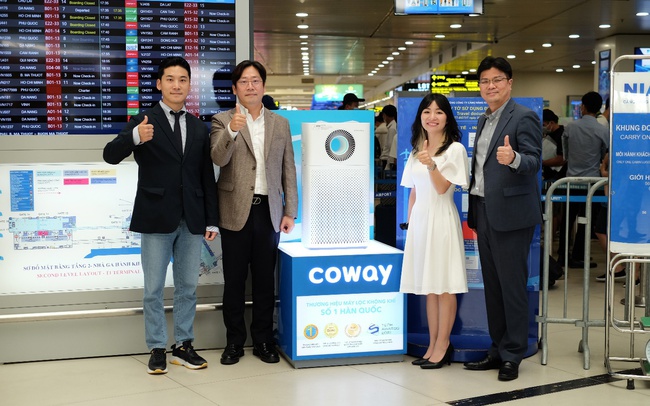 Coway Vina trao tặng 24 máy lọc không khí cho Sân bay Nội Bài