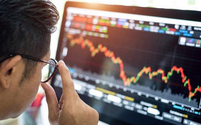 Một cổ phiếu ngân hàng tăng 13% sau 2 phiên, nhiều mã ghi nhận giao dịch thỏa thuận hàng trăm tỷ đồng