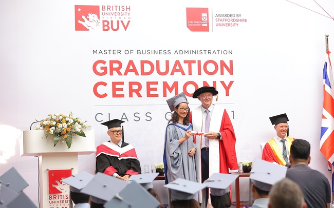 Lễ tốt nghiệp chương trình MBA của Anh quốc tại Việt Nam