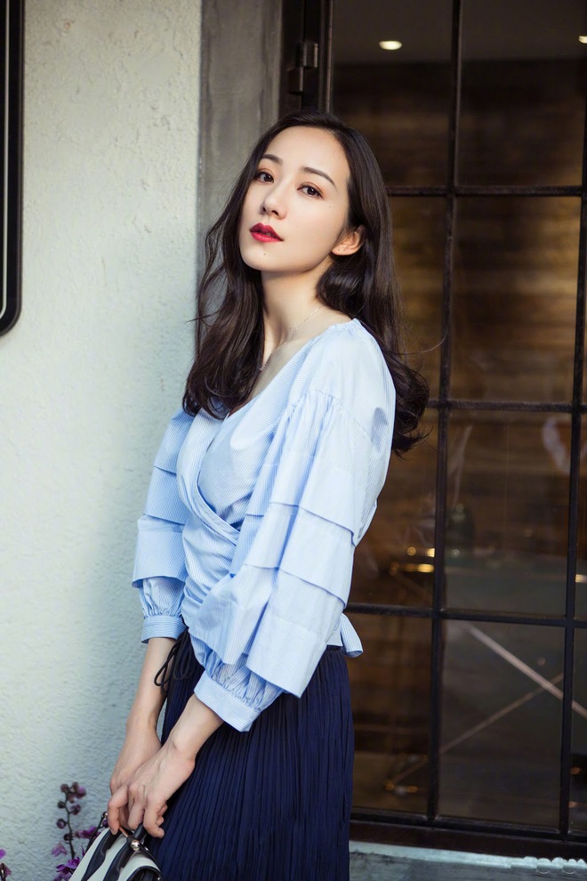 Một mỹ nhân showbiz sở hữu biệt thự 1.100 tỷ đồng, 15 tuổi được tặng chuyên cơ riêng: Gia thế hiển hách khiến ai cũng kiêng nể- Ảnh 2. Một mỹ nhân showbiz sở hữu biệt thự 1.100 tỷ đồng, 15 tuổi được tặng chuyên cơ riêng: Gia thế hiển hách khiến ai cũng kiêng nể- Ảnh 2.