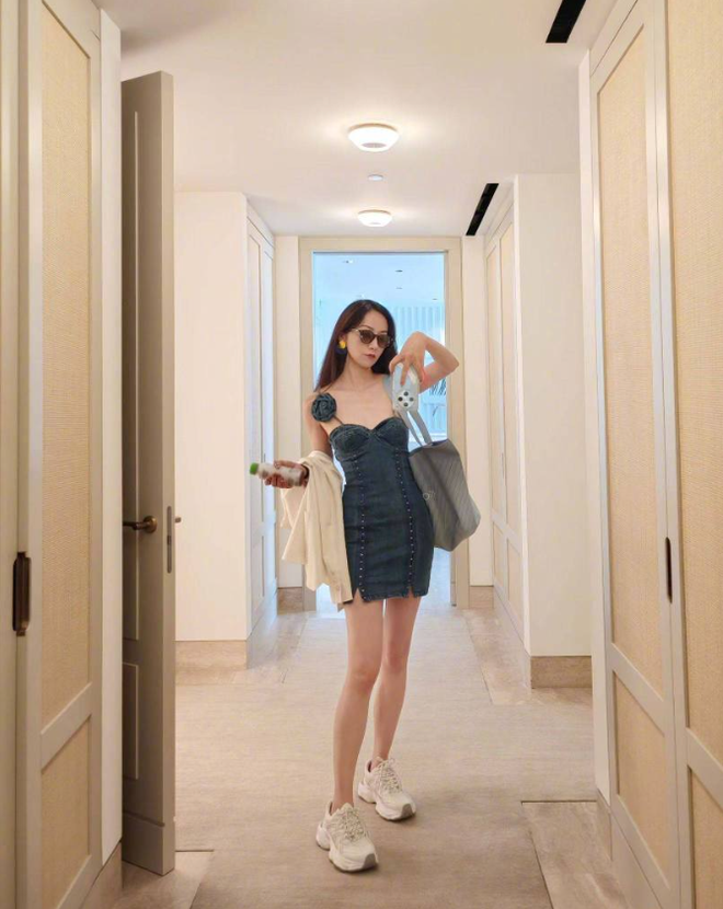 Một mỹ nhân showbiz sở hữu biệt thự 1.100 tỷ đồng, 15 tuổi được tặng chuyên cơ riêng: Gia thế hiển hách khiến ai cũng kiêng nể- Ảnh 5. Một mỹ nhân showbiz sở hữu biệt thự 1.100 tỷ đồng, 15 tuổi được tặng chuyên cơ riêng: Gia thế hiển hách khiến ai cũng kiêng nể- Ảnh 5.