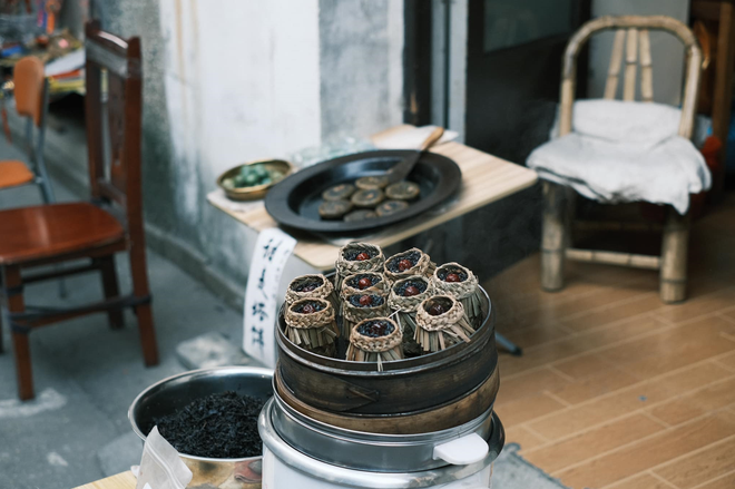 Một cổ trấn 1.300 năm tuổi rất được lòng du khách Việt, 2 bờ như 2 thế giới: Bên phồn hoa tấp nập, bên cũ kỹ trầm mặc như xuyên không về hàng nghìn năm trước- Ảnh 16.