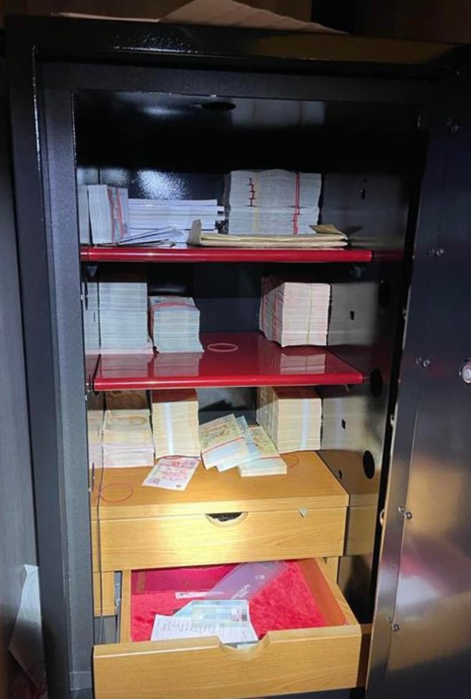 Tịch thu hơn 600 tỷ đồng tiền mặt và 50 xe sang trong 1 căn chung cư cao cấp- Ảnh 3.