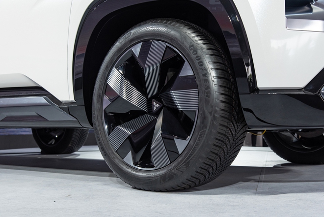 Xem thực tế Mitsubishi DST Concept ngoài đời thực: Hàng 3 cực rộng, có ADAS, nhiều điểm giống Xforce đang bán chạy- Ảnh 10.
