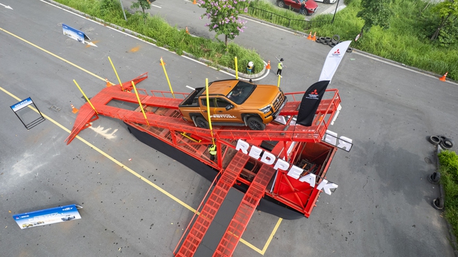 Vắt sức Mitsubishi Xforce leo dốc cao 8 mét và loạt bài thử ra trò, lại còn free tại Hà Nội- Ảnh 14. Vắt sức Mitsubishi Xforce leo dốc cao 8 mét và loạt bài thử ra trò, lại còn free tại Hà Nội- Ảnh 14.