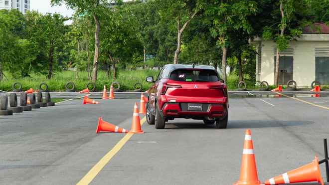 Vắt sức Mitsubishi Xforce leo dốc cao 8 mét và loạt bài thử ra trò, lại còn free tại Hà Nội- Ảnh 24. Vắt sức Mitsubishi Xforce leo dốc cao 8 mét và loạt bài thử ra trò, lại còn free tại Hà Nội- Ảnh 24.