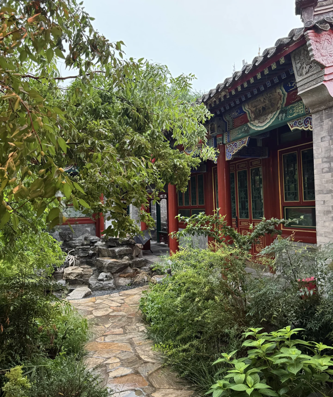 MC giàu nhất showbiz khoe ảnh 1 trong số 70 ngôi nhà đang sở hữu: biệt phủ rộng 600 m2, đẹp đến mức tưởng địa điểm tham quan, kiến trúc xa hoa như hoàng cung- Ảnh 2.