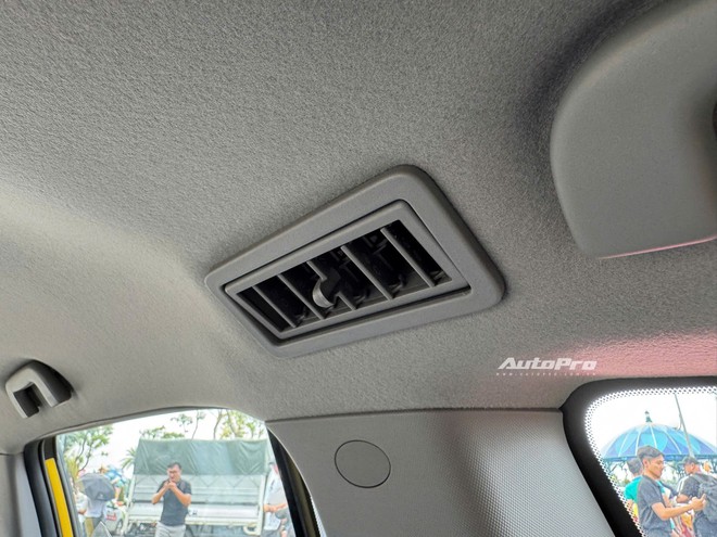 Khi mọi người còn đang tranh cãi giá 749 triệu cho Limo Green ‘siêu base’ thì người mua 10.000 xe nói gì?- Ảnh 18. Khi mọi người còn đang tranh cãi giá 749 triệu cho Limo Green ‘siêu base’ thì người mua 10.000 xe nói gì?- Ảnh 18.
