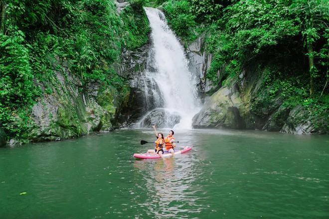 Việt Nam có công trình hình rồng dài 460 m nối thẳng ra cầu kính, vắt ngang sườn núi ở độ cao gần 800 m: Nằm trong dự án 2.600 tỷ đồng, vừa xác lập kỷ lục Việt Nam vào năm ngoái - Ảnh 7.