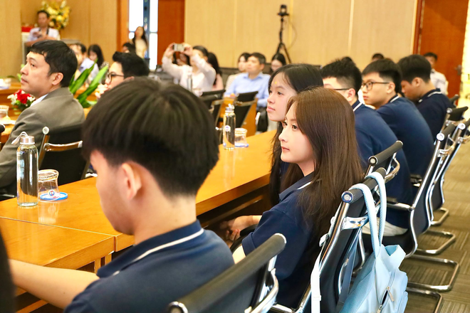 Tỷ phú Phạm Nhật Vượng chính thức bắt tay ngôi trường được ví là "Stanford Việt Nam": Gần 50 học sinh trúng tuyển ngay trong năm nay, 4.000 học sinh khác có thêm loạt cơ hội đặc biệt - Ảnh 7.
