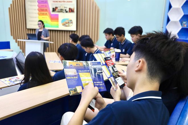 Tỷ phú Phạm Nhật Vượng chính thức bắt tay ngôi trường được ví là "Stanford Việt Nam": Gần 50 học sinh trúng tuyển ngay trong năm nay, 4.000 học sinh khác có thêm loạt cơ hội đặc biệt - Ảnh 6.