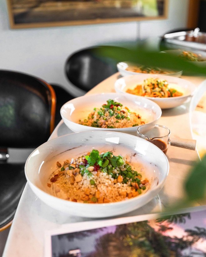 Việt Nam có 1 chuyến tàu hỏa vừa được tạp chí Mỹ vinh danh trong top đẹp nhất thế giới: Giá lên đến 12 triệu đồng/chiều, chỉ phục vụ 12 khách mỗi lượt - Ảnh 9.