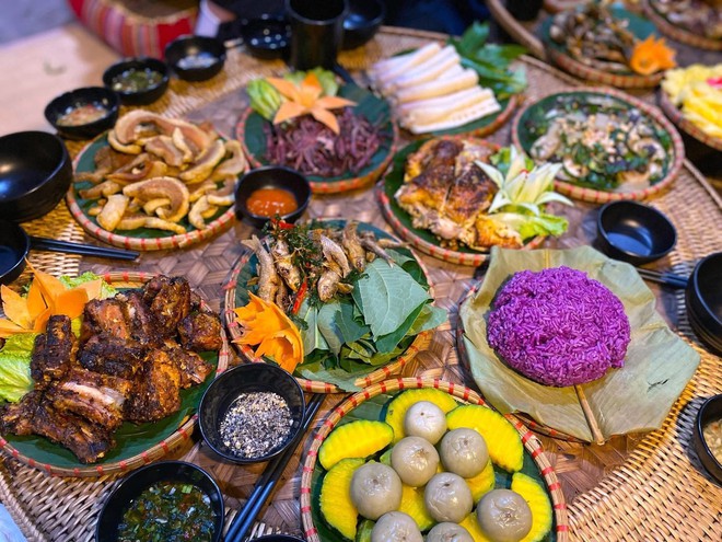 Việt Nam có 1 suối nước nóng tự nhiên nhiệt độ 80 độ C, có thể luộc chín trứng gà trong 10 phút, nằm ở tỉnh có 670.000 dân - Ảnh 7.