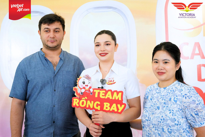 Hơn 500 người từ Ấn Độ, Myanmar, Indonesia... muốn "đầu quân" cho tỷ phú Nguyễn Thị Phương Thảo: Tối đa chỉ 300 người được nhận, phải qua vòng phỏng vấn với AI, đi catwalk, thu nhập lên tới 65 triệu đồng/tháng - Ảnh 3.