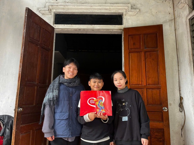 Nữ sinh chào đời chỉ nặng 900g và hành trình tôi luyện "trái tim sư tử", gieo mầm hy vọng cho trẻ em nghèo - Ảnh 4.