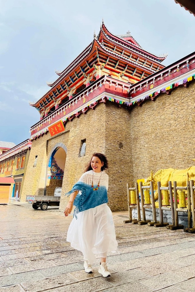 Nữ NSND nổi tiếng sống một mình trong căn hộ 70m2 tại Hà Nội, tuổi 70 được con gái âm thầm tìm bạn trai, mời sang Mỹ - Ảnh 8.