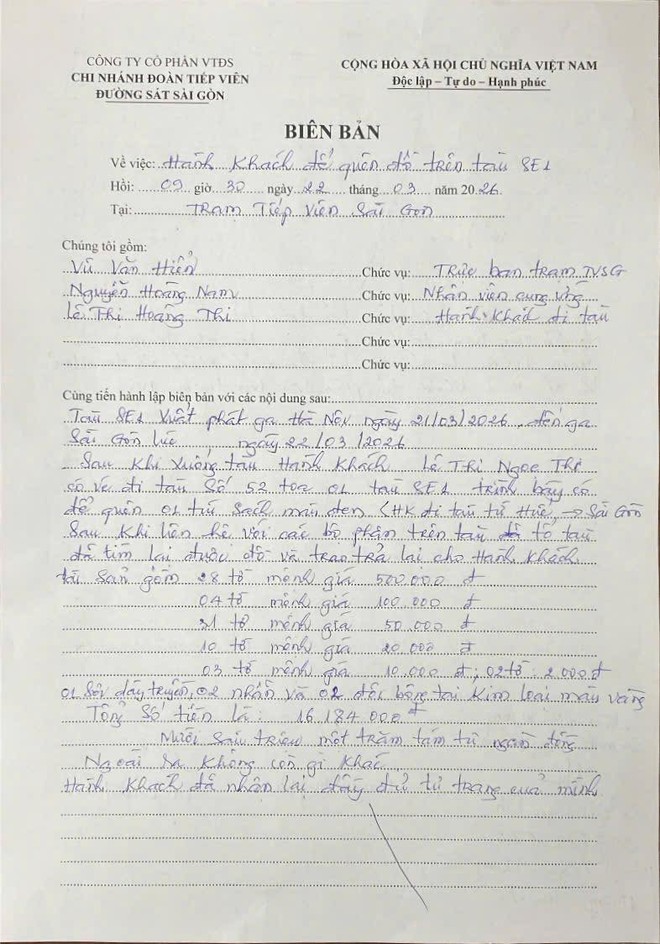 Phát hiện 78 tờ tiền có mệnh giá từ 500.000 - 2.000 đồng trong chiếc túi bỏ quên trên chuyến tàu Bắc - Nam - Ảnh 2.