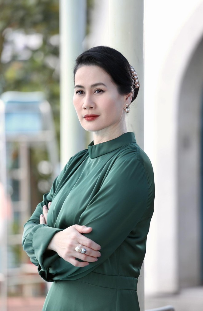 Nữ diễn viên phim 700 tỷ đồng là cựu người mẫu nổi tiếng, làm mẹ đơn thân nuôi 2 con, U50 khẳng định “không chờ tình yêu đến” - Ảnh 9.