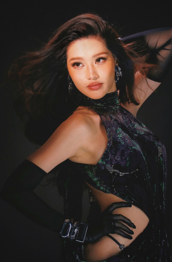 "Hoa lan đột biến" bước lên sàn catwalk: Chung Thanh Phong chơi lớn với show diễn quy tụ 80 người mẫu - Ảnh 9.