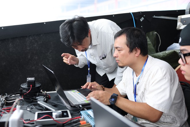Người đứng sau âm nhạc Đại lễ A80 bất ngờ góp mặt trong dự án của Quốc Trung - Ảnh 4.