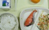 Nhân viên nhiễm Covid-19 chia đồ ăn cho gần 200 học sinh Nhật Bản