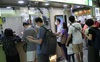 SCMP: Mỹ tước quy chế đặc biệt, dân Hồng Kông ồ ạt đổi USD, cửa hàng 