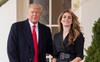 Vợ chồng ông Trump phải đi xét nghiệm Covid-19 sau khi phụ tá thân cận dương tính