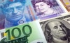 Đồng euro như “con dao rơi” do chủ trương lãi suất